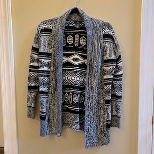 Gap black and white patterned cardigan